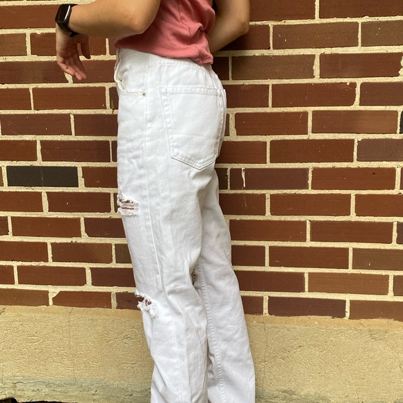 Reformation Cynthia High Rise Relaxed Jean w/ Rips - Picture 3 of 3